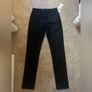 Vuori Meta pants